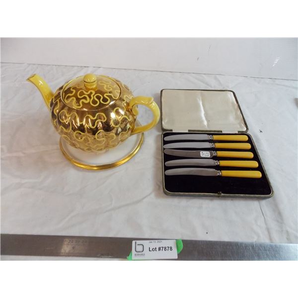 ceramic teapot + (5) small knives in case (bakelite handles?)