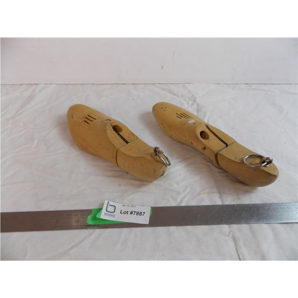 wooden shoe forms
