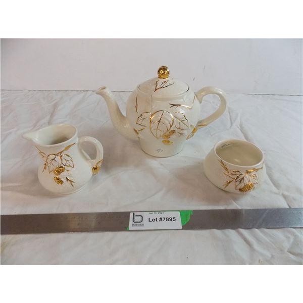 Wade ceramic teapot, cream + sugar set