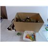 Box of vintage trinkets, miscellaneous items