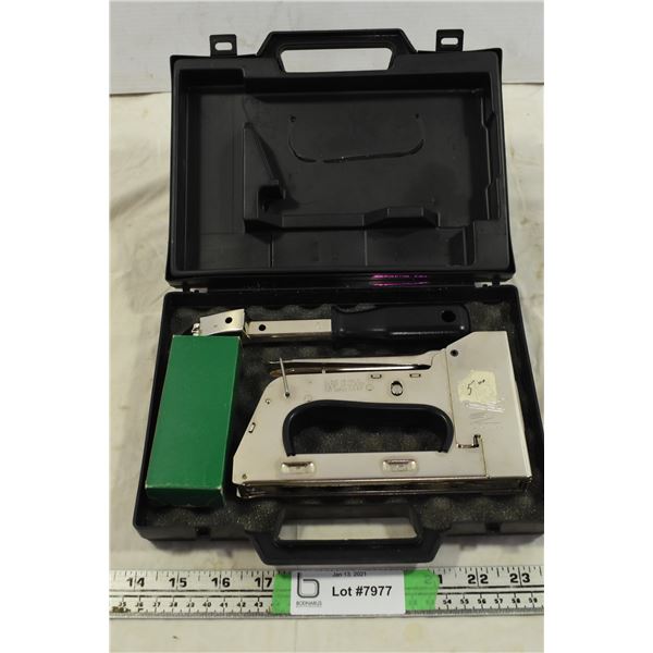 Stapler w/ Case, Puller & Staples
