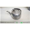 Image 1 : vintage super genuine health heavy aluminum tea kettle (1920's?)