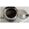 Image 5 : vintage super genuine health heavy aluminum tea kettle (1920's?)