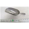 Image 1 : vintage aluminum scoop - 4" wide