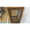 Image 5 : vintage showcase - 22x20x42 - one glass has cracks