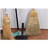 Image 3 : *swiffers, brooms, car wash (garden hose) brush