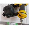 Image 2 : Dewealt air powered nail gun - D51321- untested