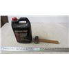 Image 1 : 1/2-3/4 jug of antifreeze + hammer