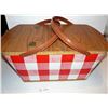 Image 5 : Vintage Red & White Checkered Picnic Basket