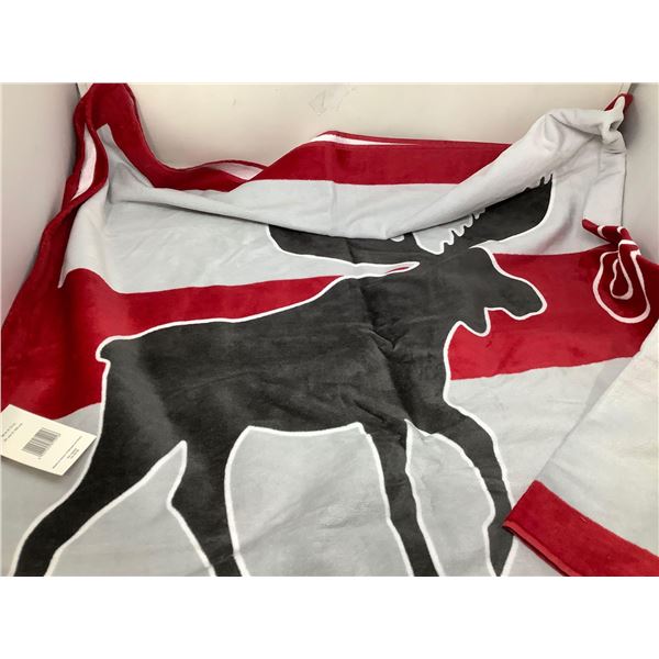 Canadian Moose Cotton Beach Towel (36in x 72in)