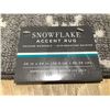 Image 2 : Snowflake Accent Rug (20in x 34in)