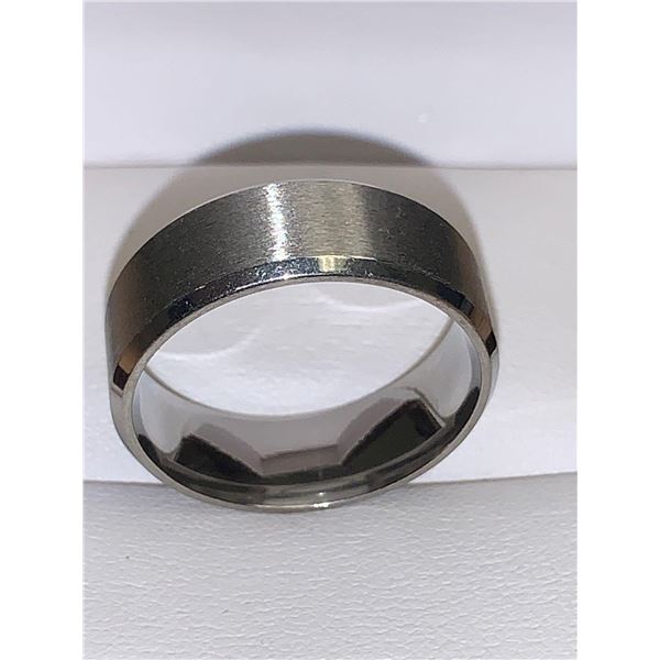 Gents Titantium Polished size 10 band