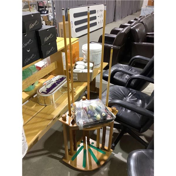 Solid Wood Pool Cue Stand with 4 Standard Pool Cues, 1 Stubby Cue, Full