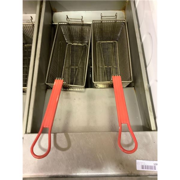 Pitco Friolator Gas Industrial Deep Fryer with 2 baskets