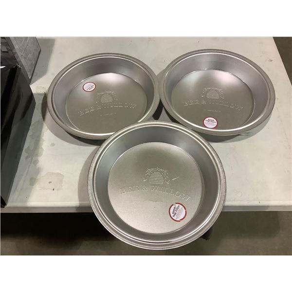 Bee & Willow 10" Pie Pans X3