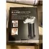Image 2 : Brookstone Gel & Lather Heating System