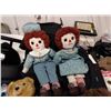 Image 2 : VINTAGE TOYS RAGGEDY ANN & ANDY AND 2 BEARS