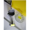 Image 2 : JUICE PRESS & A GLASS COVERED PLATE