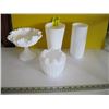 Image 1 : 4 WHITE GLASS VASES