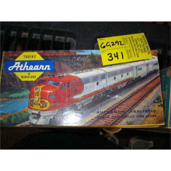2 HO SCALE TRAIN ENGINES