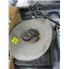 Image 2 : PLATFORM SCALE WITH WEIGHTS