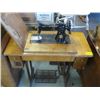 Image 2 : SINGER TREADLE SEWING MACHINE