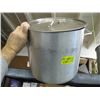 Image 1 : LG. ALUMINUM POT WITH STAINLESS LID