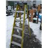 Image 1 : 6' FIBREGLASS & ALUMINUM LADDER