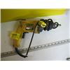 Image 2 : DEWALT SCREW SHOOTER, SAW BLADE, ETC.
