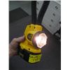 Image 2 : DEWALT 18V FLASHLIGHT