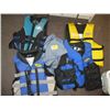 Image 1 : 4 LIFE JACKETS & A FIRST AID KIT