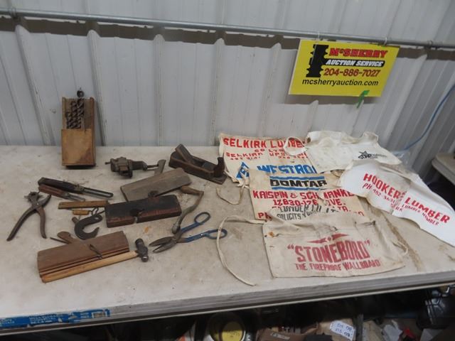 Vice Ruler Vice, Folding Ruler, Carpenters Apron, & Moulding Planer Plus More ...