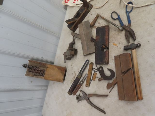 Vice Ruler Vice, Folding Ruler, Carpenters Apron, & Moulding Planer Plus More ...