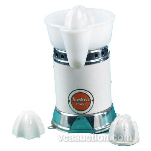 Sunkist Juicer w/ Extra Attachments