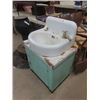 Image 2 : (E) Painted Vanity W Old Cast Bathroom Sink