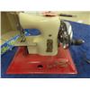 Image 2 : Child Sew O Matic Junior Sewing Machine