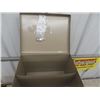 Image 2 : Metal Filing Cabinet 13" x 28" x 11"