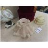 Image 2 : 3 Hat Boxes, Glass Lamp Shade & Vintage Lamp