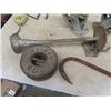 Image 2 : Vulcan 20 LB Horse Stop, Auto Jack, Cast Items, Meat Hooks plus