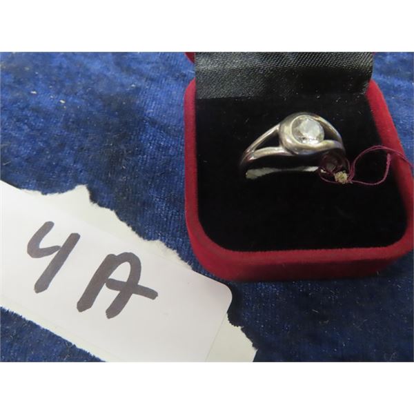 Sterling Silver w Diamond Like Stones Size 10