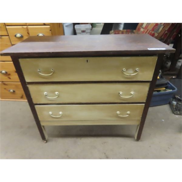 3 Drawer Dresser 32" x 36" x 18"