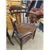 Image 2 : 2 Wood Chains W Kane Seats