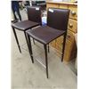 Image 2 : 2 Upholstered Bar Stools