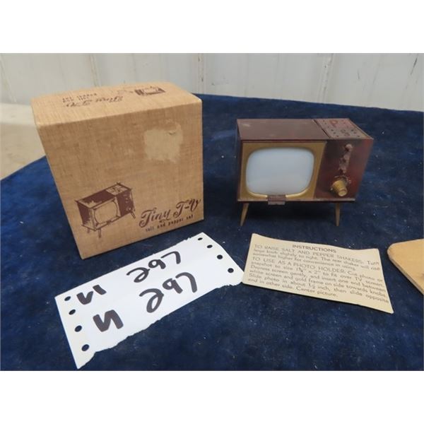 Tiny TV S & P Set w Original Box & Instructions