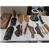 Image 1 : 16 Wooden Tribal Masks & Statues