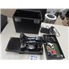 Image 1 : Vintage Portable Sewing Machine