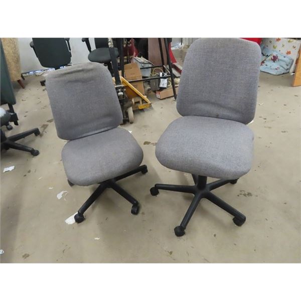 2 Swivel Office Chairs