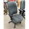 Image 2 : 2 Swivel Office Chairs