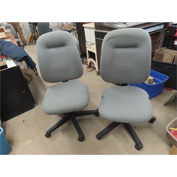 2 Swivel Office Chairs