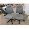 Image 1 : 2 Swivel Office Chairs